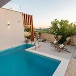 Villa I-lux - For - Homes