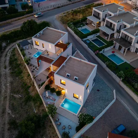 I-lux - For - Homes ヴィラ