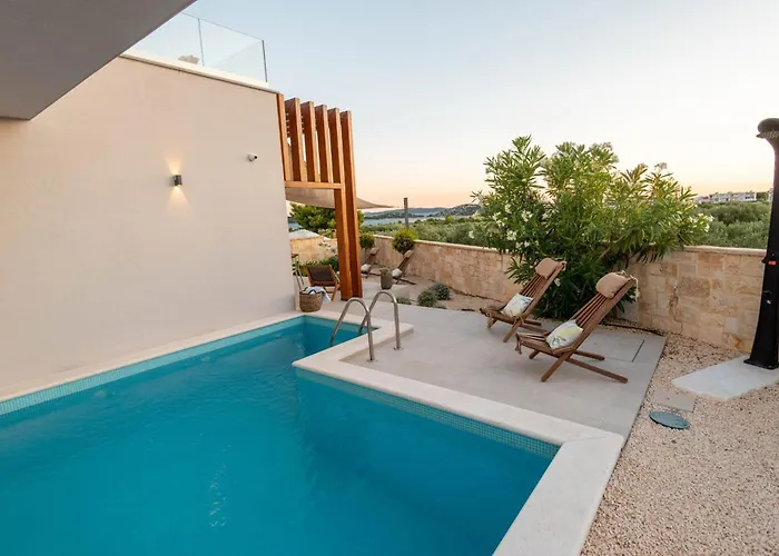 فيلة I-lux - For - Homes