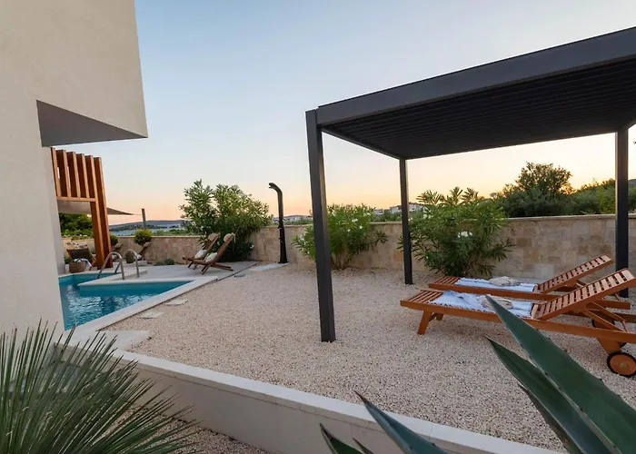 I-lux - For - Homes فيلة فوديس